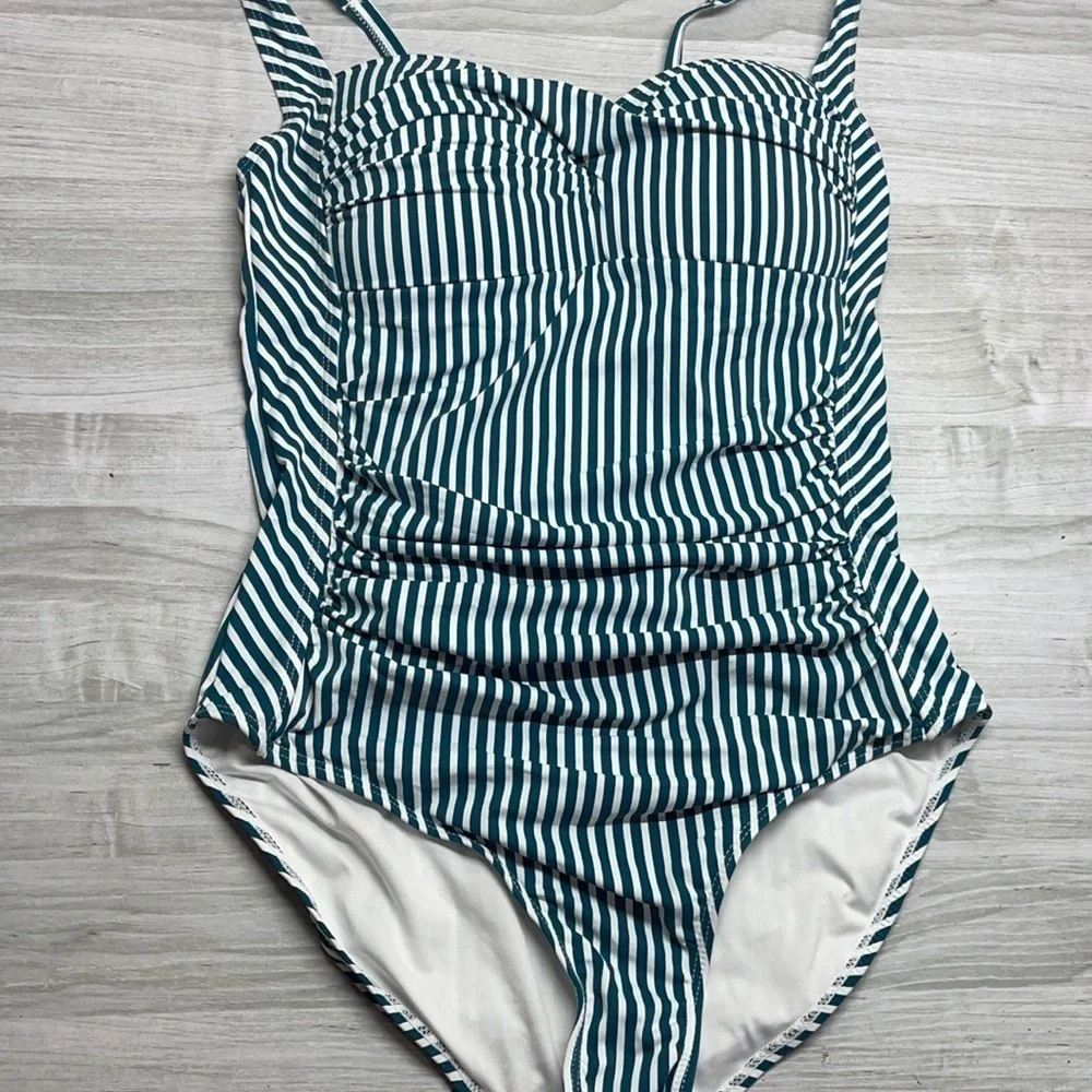Nip Tuck Swim Stripped Multi Fit Cup One Piece Swimsuit Women’s Size 10